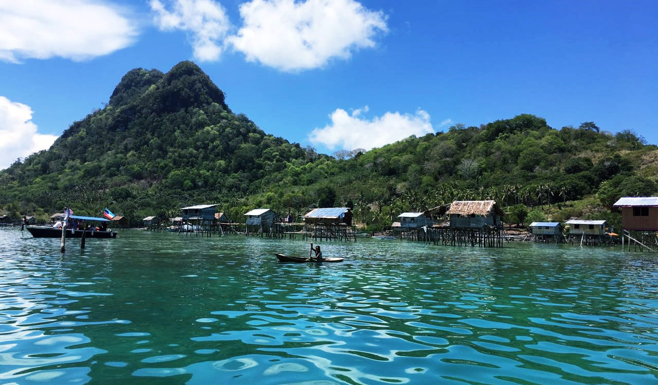 Pulau Gaya di Semporna, Sabah, Malaysia. Di tempat itu, terjadi aksi penculikan dari kawanan bersenjata kepada tiga orang nelayan Indonesia. (Foto: Bernama) 