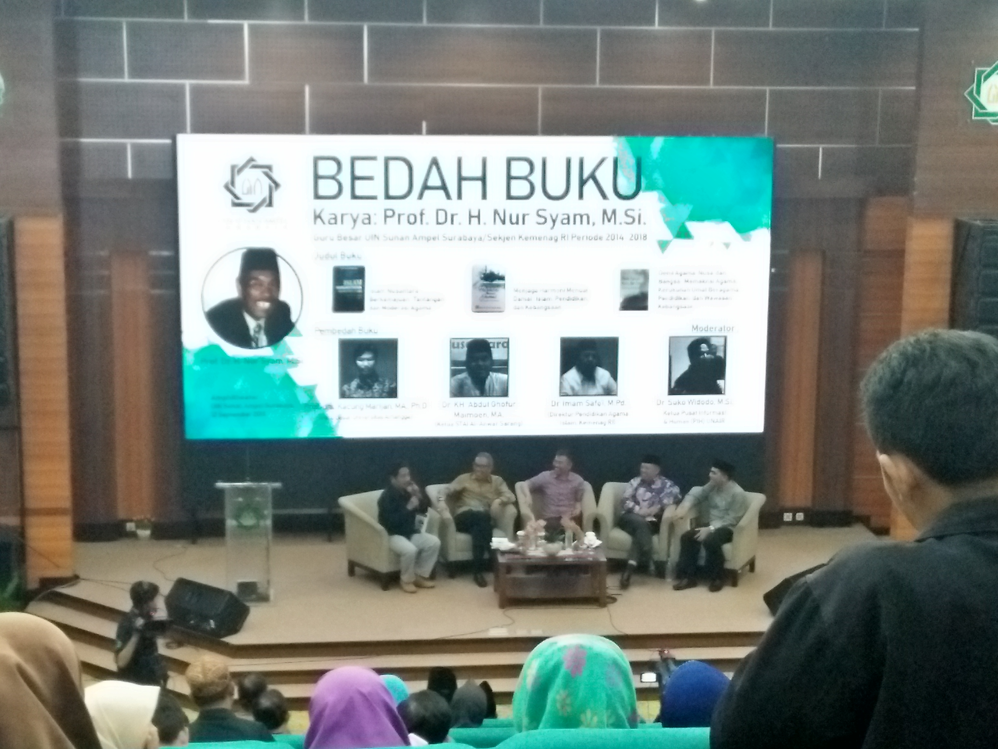 Acara bedah buku Prof Nur Syam di Gedung Ampitheater Unisa pada Rabu, 12 September 2018. Foto: Amanah/ngopibareng.id