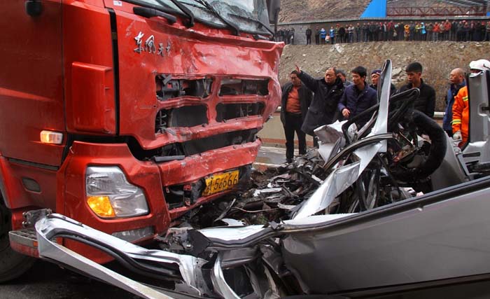 Kendaraan jenis SUV yang menewaskan 9 orang di Provinsi Hunan Rabu kemarin. (Foto: AFP)