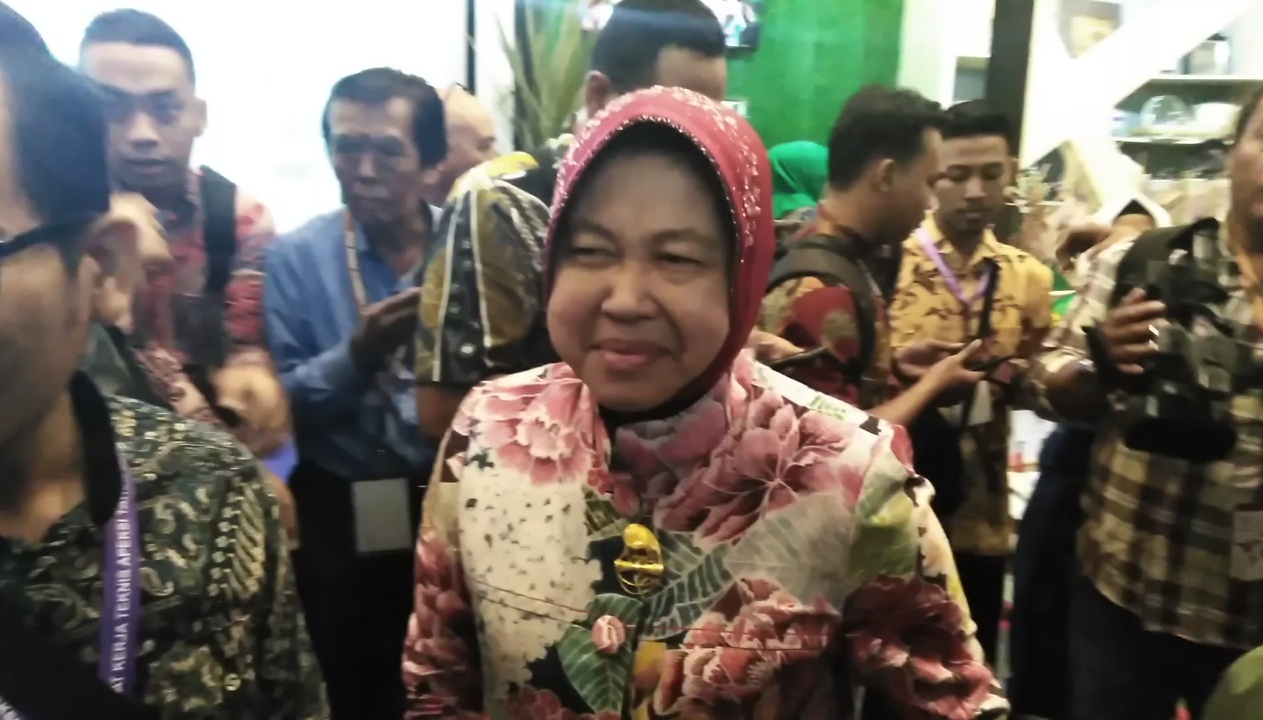 Wali Kota Surabaya Tri Rismaharini di sela forum UCLG Aspac, di Dyandra Convention Center, Rabu, 13 September 2018. (foto: farid/ngopibareng.id) 