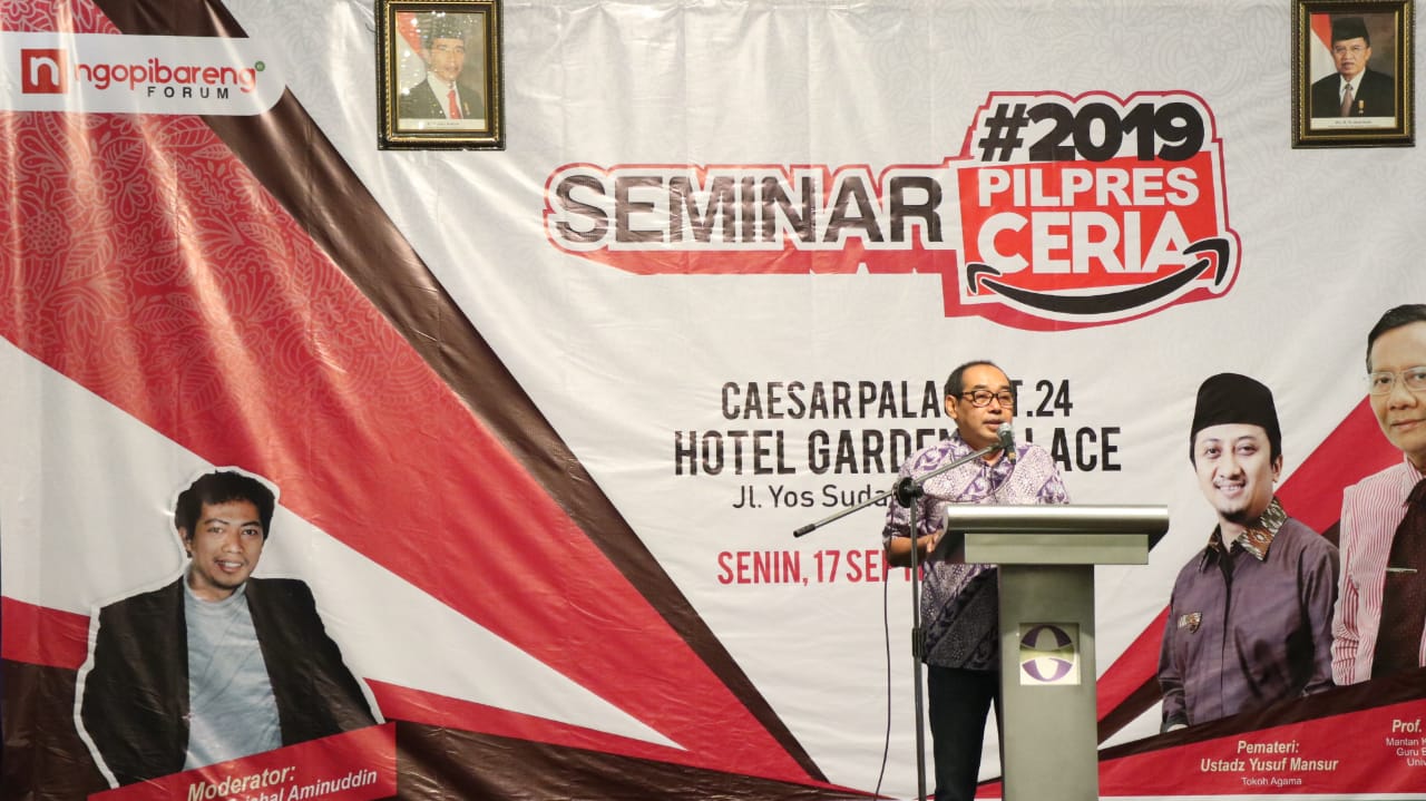CEO ngopibareng.id, Arif Afandi, saat memberikan sambutan pada Seminar #2019PilpresCeria, di Surabaya, Senin, 17 September 2018. (Foto: Haris/ngopibareng.id) 