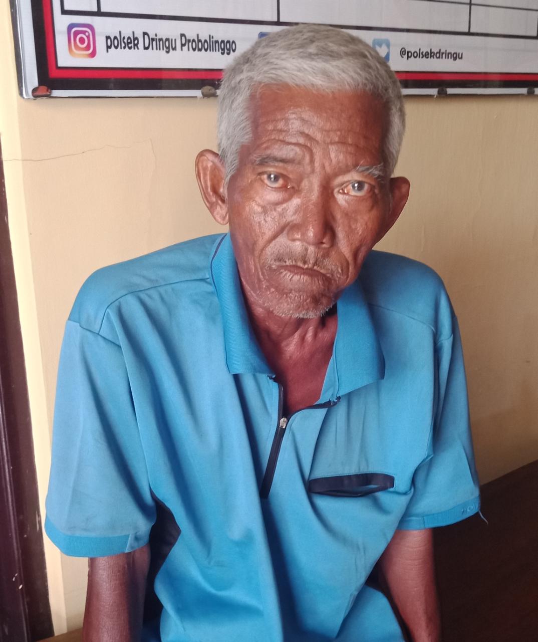 Soebhi (65) sopir angkot yang menjadi korban perampokan. (Foto: Ikhsan/ngopibareng.id).