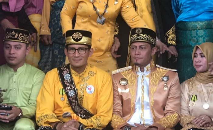 Bakal Calon Wakil Presiden RI, Sandiaga Salahuddin Uno mengunjungi Istana Kadriya bertemu Sultan Syarief Machmud Melvin Al-Kadri (Sulyan Pontianak IX) di Kesultanan Pontianak, Rabu 19 September 2018. (Foto: Istimewa)