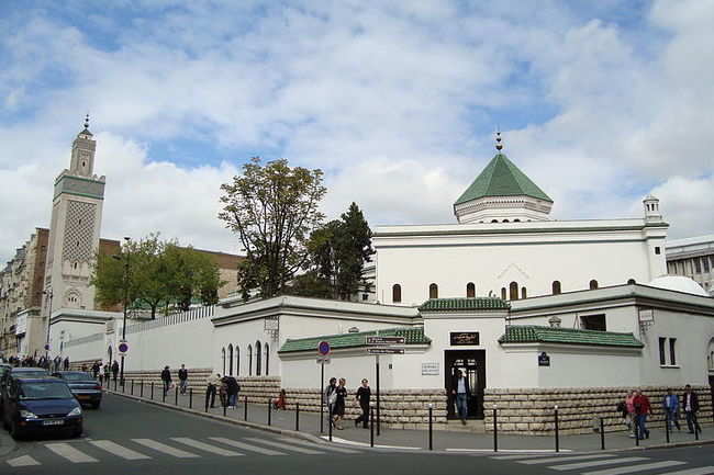 TERBESAR: Le Grand Mosquee de Paris, Masjid Terbesar Pertama di Paris. (foto: curtesy of google)