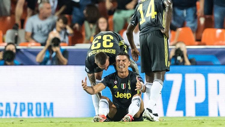 Pemain Juventus, Cristian Ronaldo terima kartu merah. (Foto: Reuters)