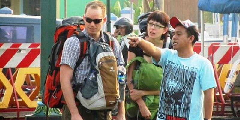 Ilustrasi turis asing berlibur di Indonesia. Foto: dok/antara