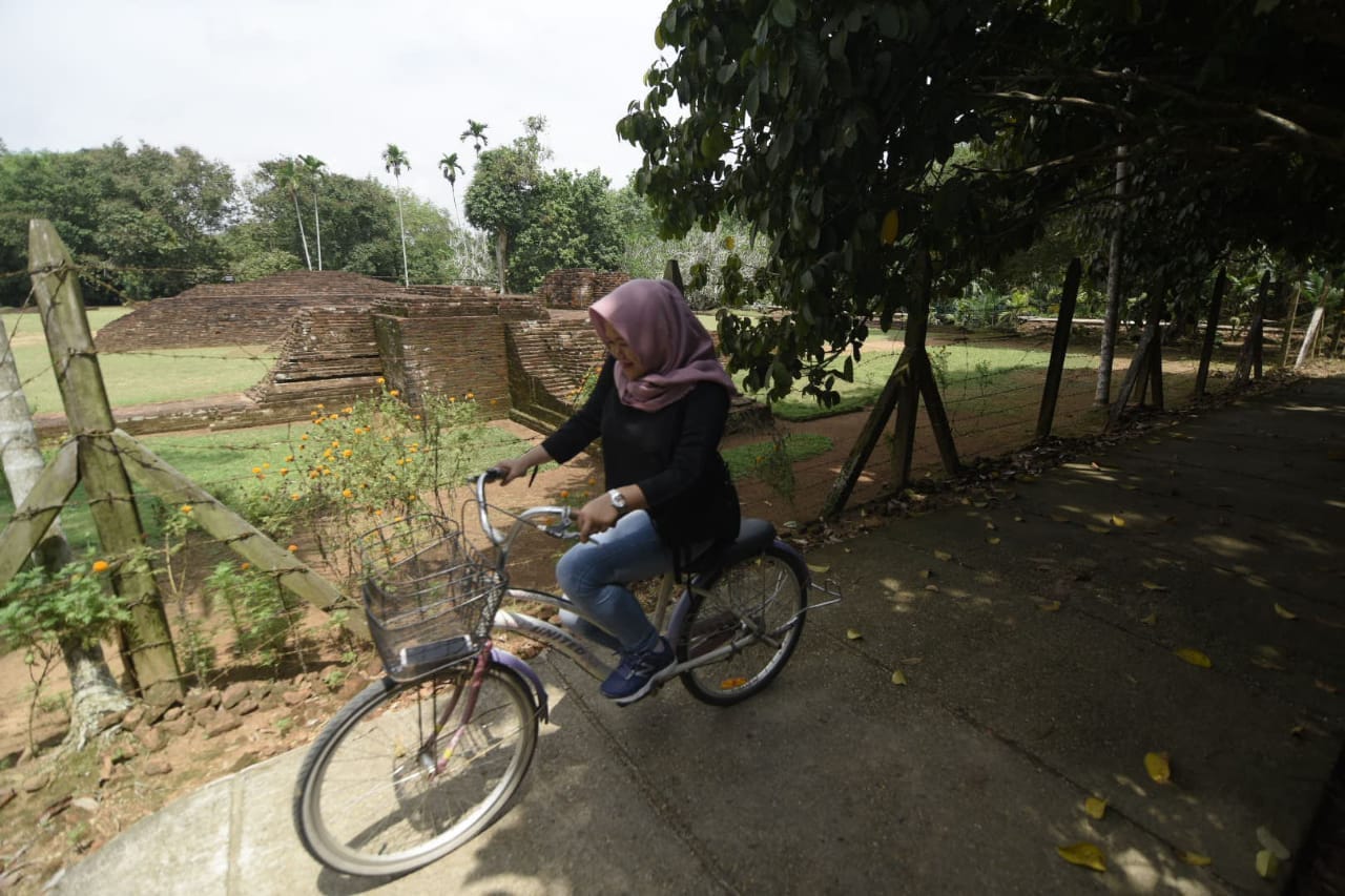 Suantai. Bersepeda suantai sembari menikmati panorama sejarah yang tiada duanya di Jambi. foto:kemenpar