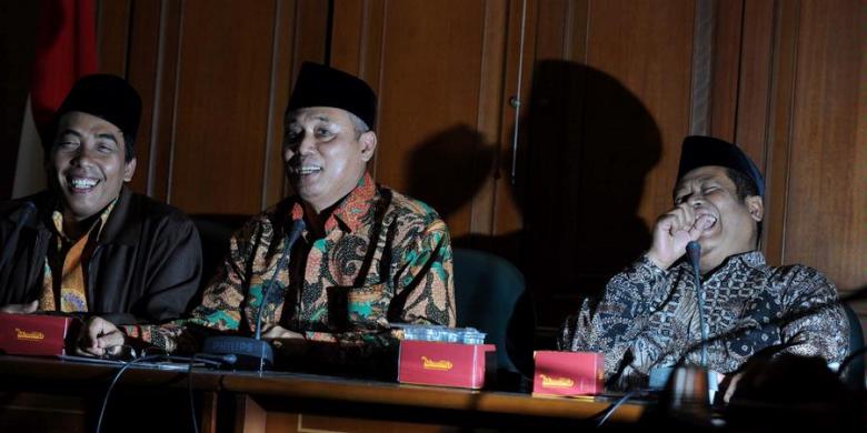 TENGAH: As'ad Said Ali (tengah) dalam sebuah diskusi di Jakarta. (foto: dok ngopibareng.id)