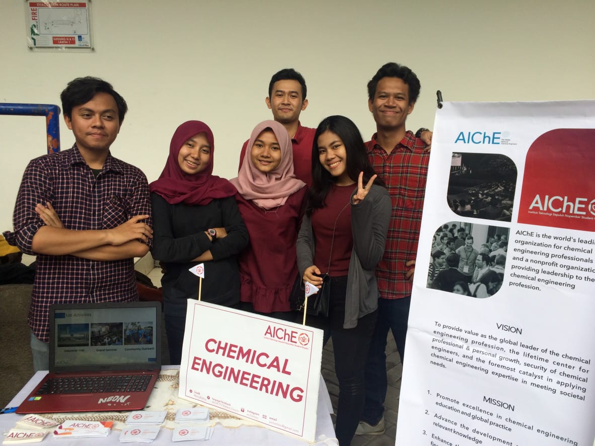 Tim AIChE ITS SC dari Departemen Teknik Kimia.