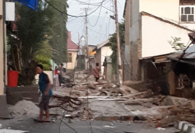 Gempa yang mengguncang Kabupaten Donggala, Sulawesi Tengah, Jumat, 28 September 2018 meluluhlantahkan bangunan rumah. (Foto: Netizen)