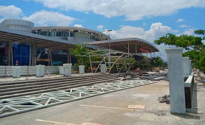 Kondisi Bandara Mutiara Sis Al Jufri, Palu,  yang rusak akibat gempa kemarin,  Sabtu 29 September 2018.(Foto: Rolex Malaha/Antara)