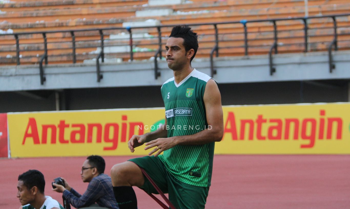 Pemain belakang Persebaya, Otavio Dutra. (Foto: Haris/ngopibareng.id)