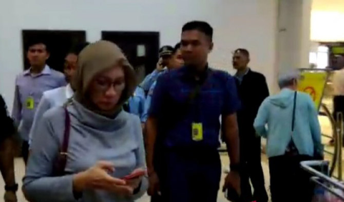 Ratna Sarumpaet ditangkap di Bandara Soekarno-Hatta, Cengkareng, Banten, Kamis, 4 Oktober 2018. (Foto: Antara) 