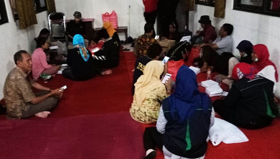 Para pengungsi yang berada di Asrama Transito Jalan Margorejo No.74 Surabaya, sejak Jum'at, 5 Oktober 2018.