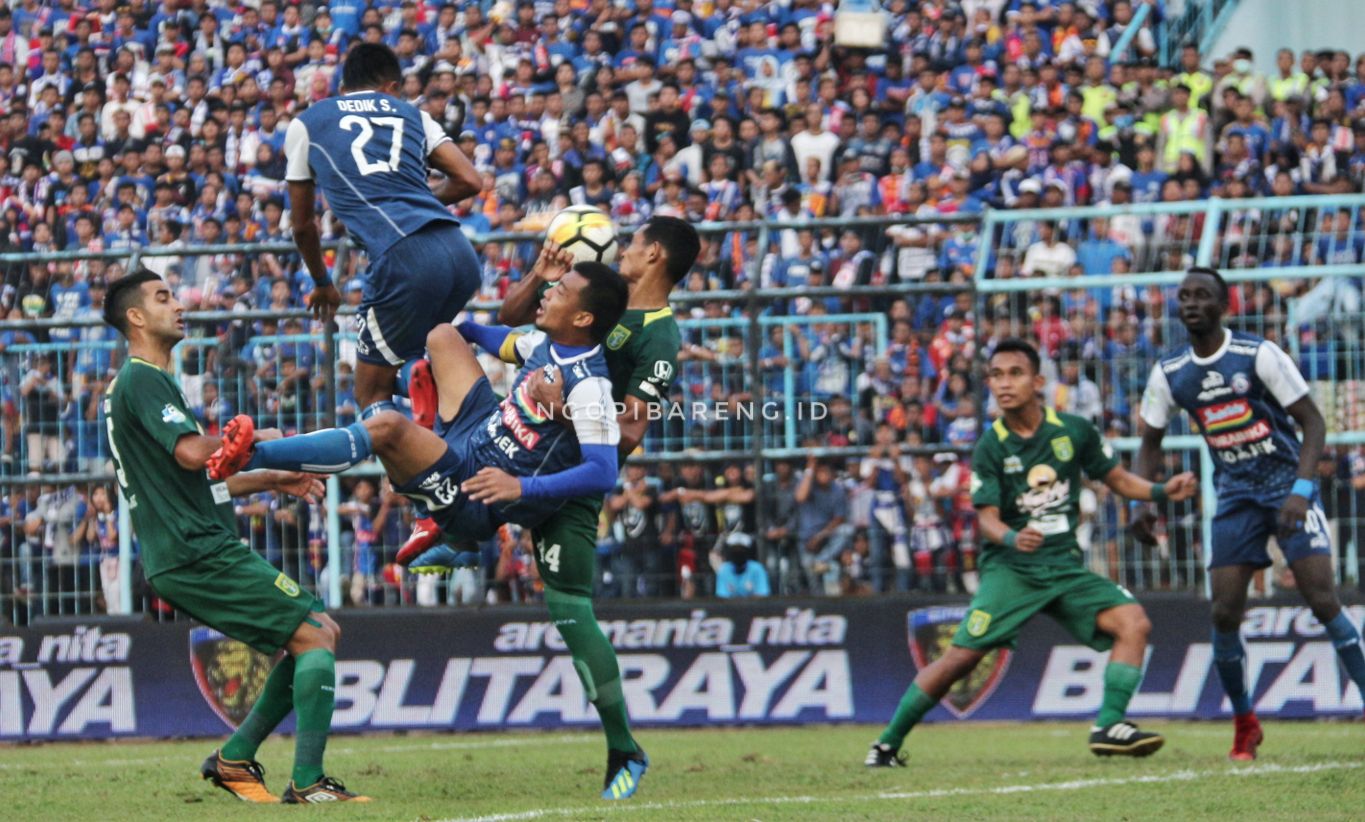 Persebaya vs Arema FC di Stadion Kanjuruhan, Sabtu 6 Oktober 2018. (Foto: Haris/ngopibareng.id)
