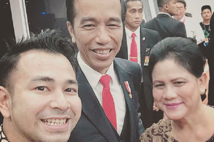 Raffi Ahmad selfie bareng Presiden Jokowi dan Ibu Negara Iriana. Foto: IG/raffinagita1717.