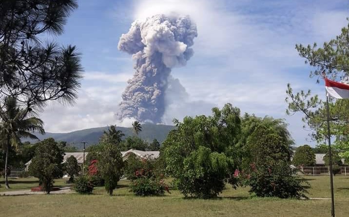 Erupsi Gunung Soputan. Foto: BNPB