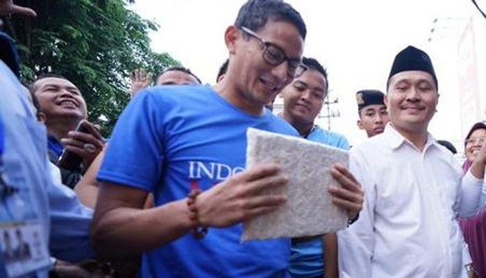Sandiaga Salahudin Uno menyebut ukuran tempe seperti iPad. Foto: IG/sandiuno.