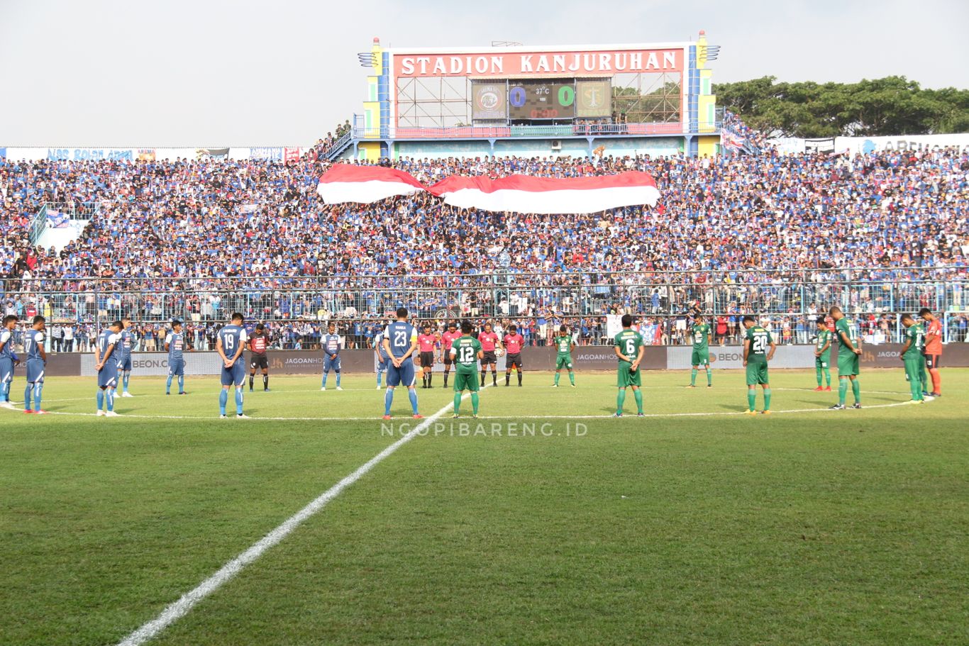 Laga Persebaya vs Arema FC di Stadion Kanjuruhan. (foto: Haris/ngopibareng)