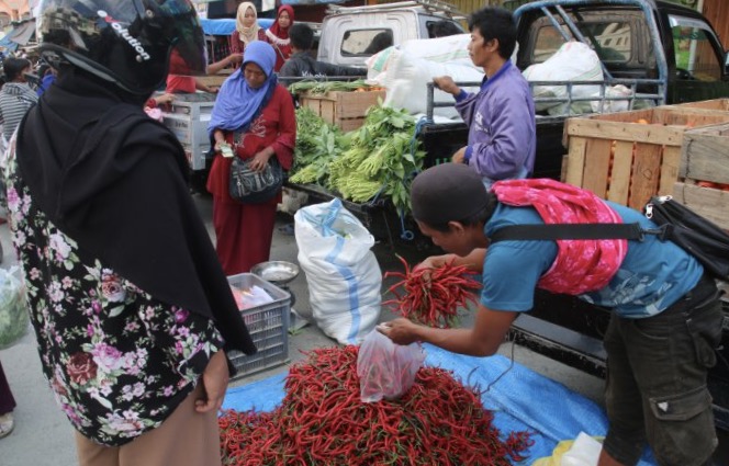Aktivitas di salah satu pasar di Palu. Foto: antara