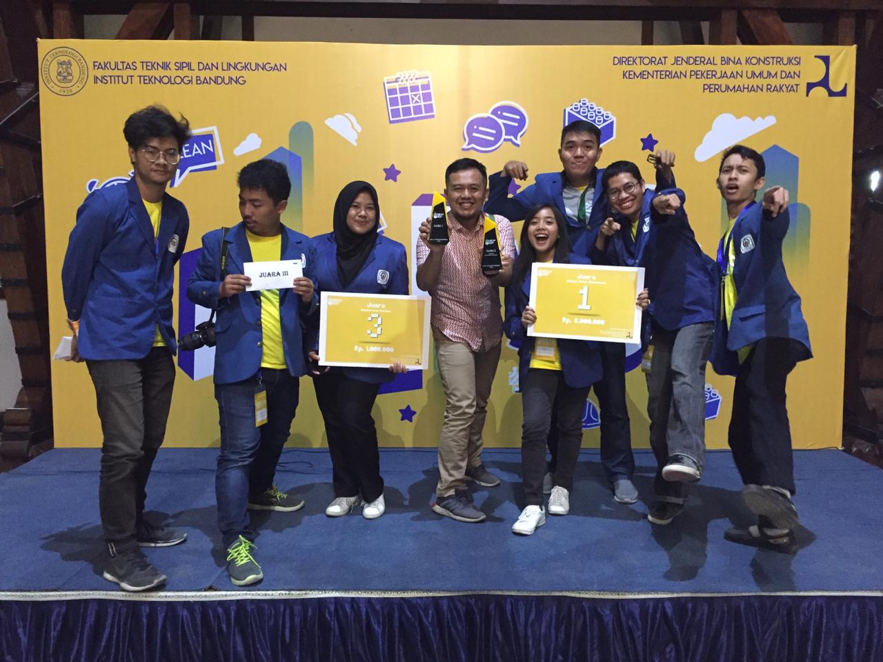 Mahasiswa ITS yang berhasil meraih juara dalam kompetisi konstruksi ramping 3.0. 