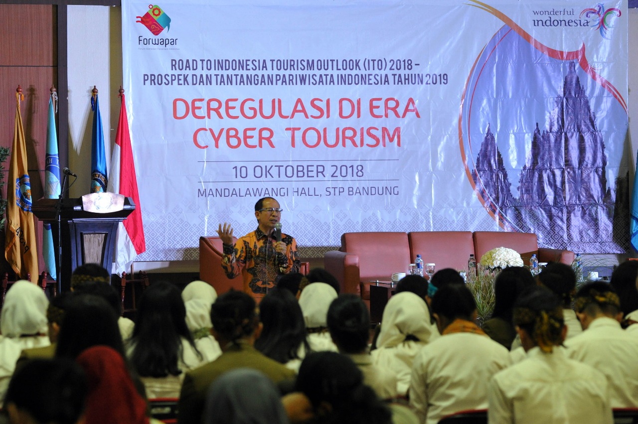 Prof. I Gde Pitana memprediksikan prospek pariwisata Indonesia 2019. foto:kemenpar