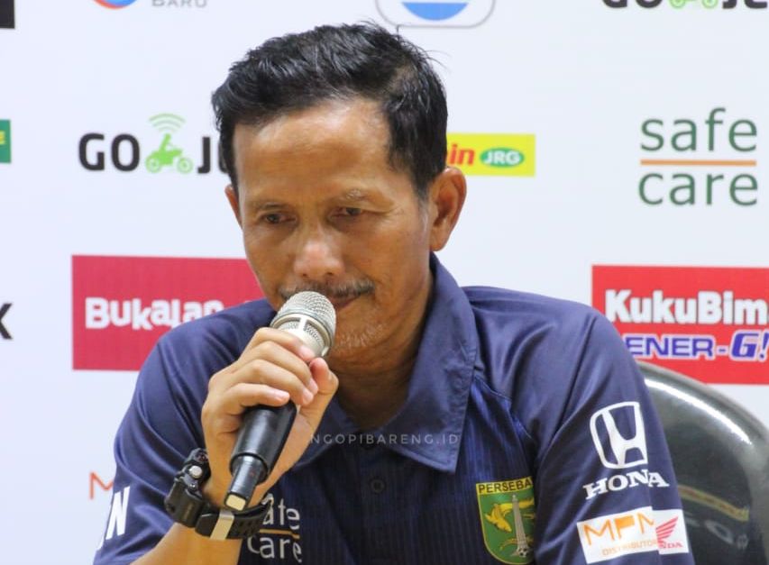Pelatih Persebaya, Djajang Nurdjaman usai laga lawan Borneo FC, Sabtu 13 Oktober 2018. (foto: Haris/ngopibareng)