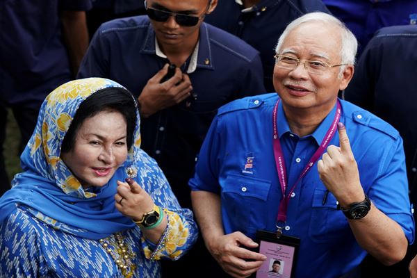 Mantan PM Malaysia Najib Razak dan istrinya, Rosmah Mansor.