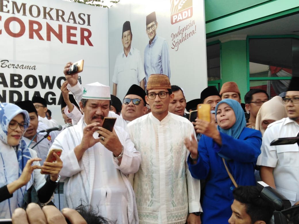 Sandiaga Uno saat meresmikan posko pemenangan Prabowo-Sandi di Graha Astranawa Surabaya, Senin, 22 Oktober 2018. (Foto: farid/ngopibareng.id)