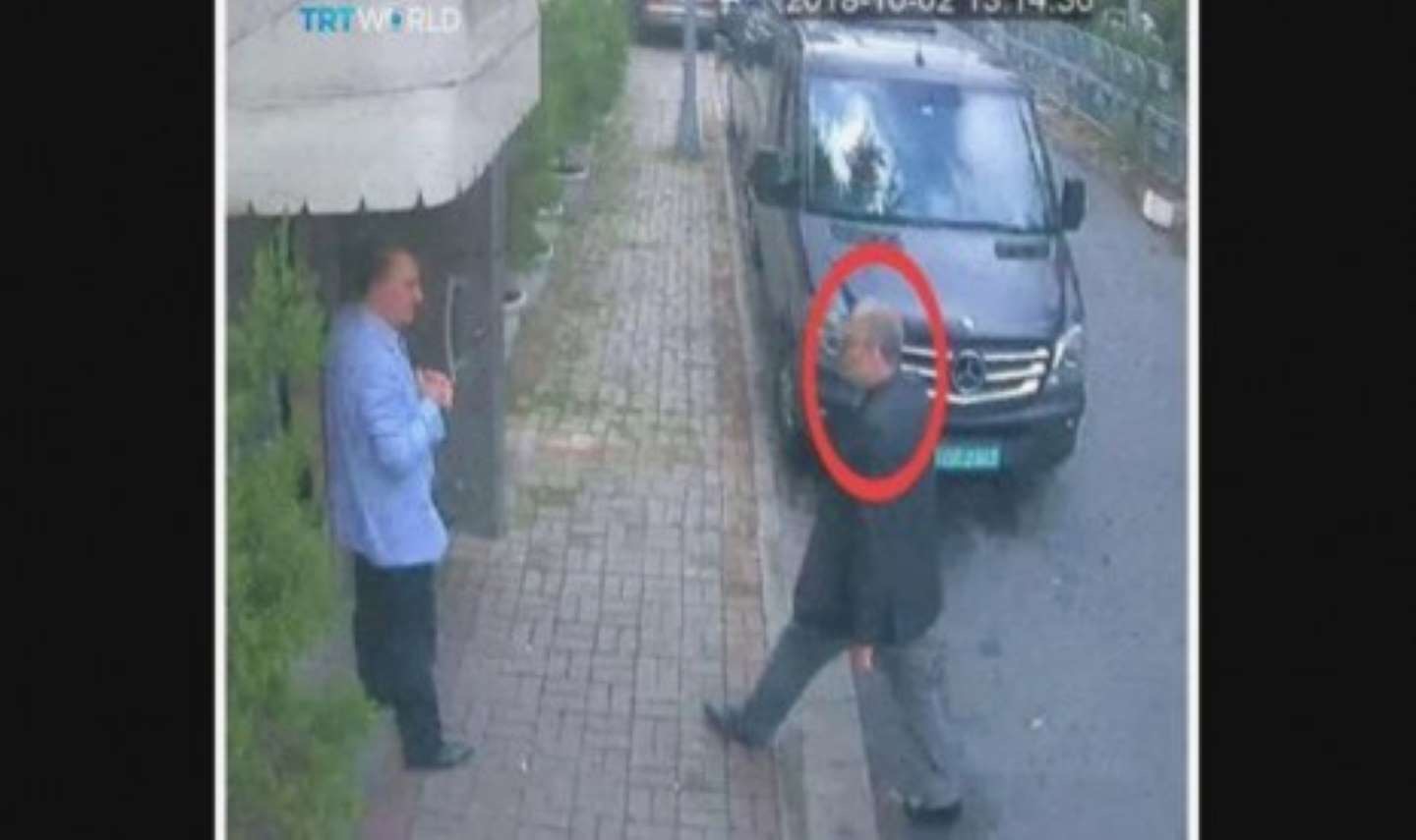 Rekaman CCTV menunjukkan pengamat Khashoggi. Foto: CNN