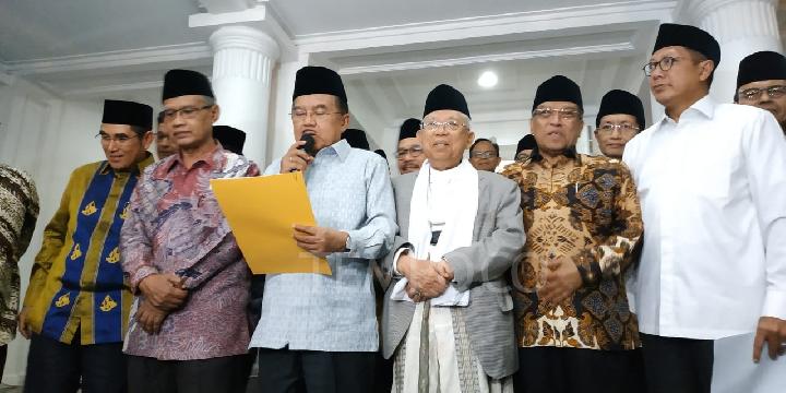 PERNYATAAN: KH Ma'ruf Amin, KH Said Aqil Siroj, Haedar Nashir dan sejumlah tokoh Islam di Rumah Dinas Wapres Jusuf Kalla, Jakarta. (foto: ngopibarengid)