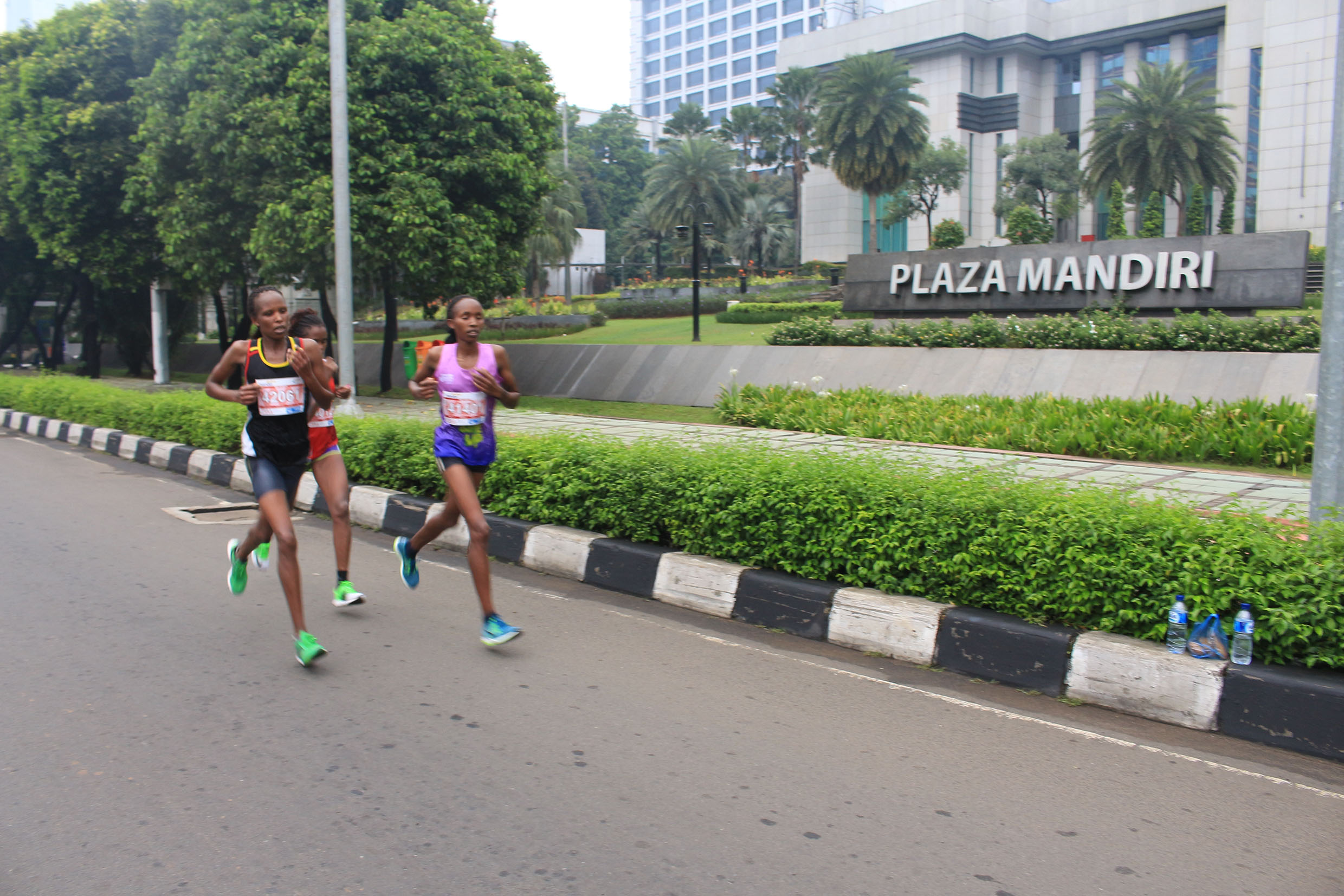Peserta lari Electric Jakarta Marathon, Minggu, 28 Oktober 2018. (Foto: laman Jakarta Electric Marathon)