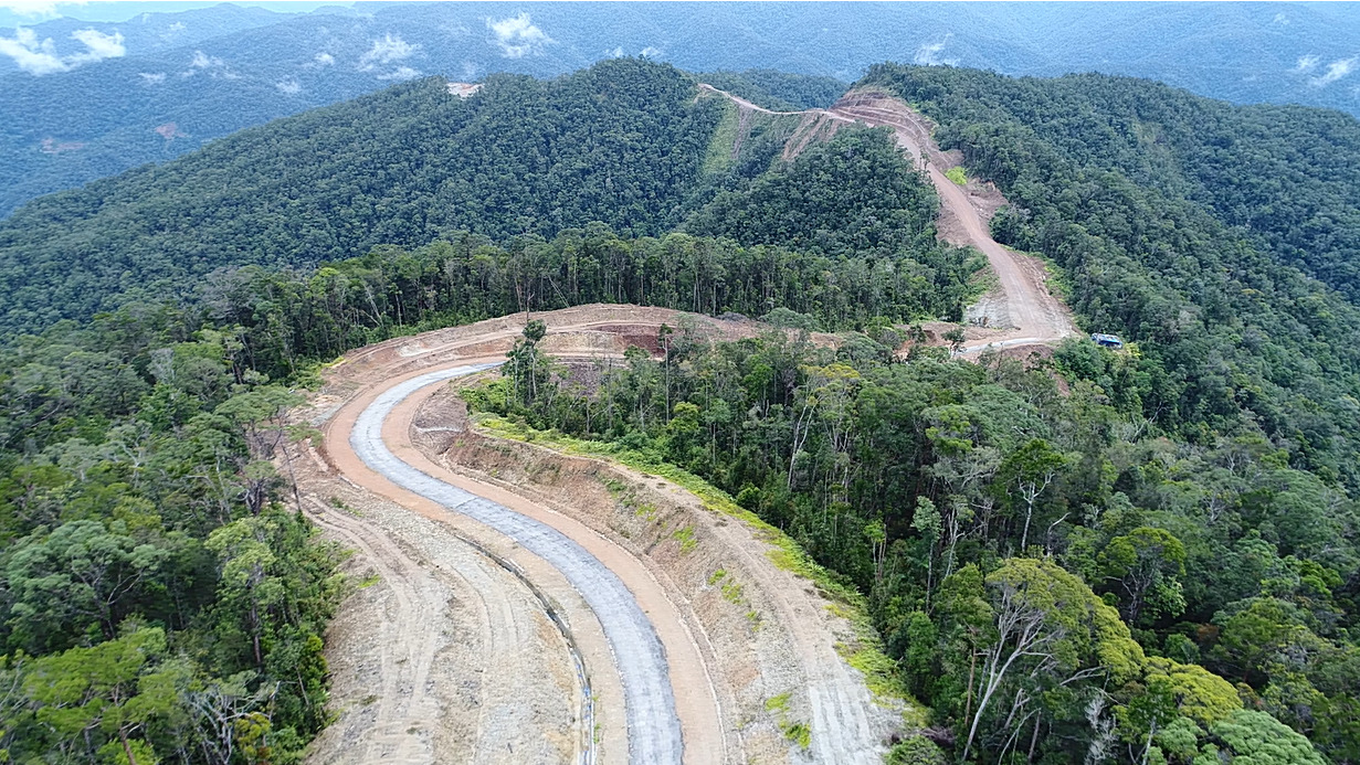 INDAH: Petik Bintang, lokasi tertinggi Jalan Trans Papua di Papua Barat. (foto: BPJN XVII Manokwari)