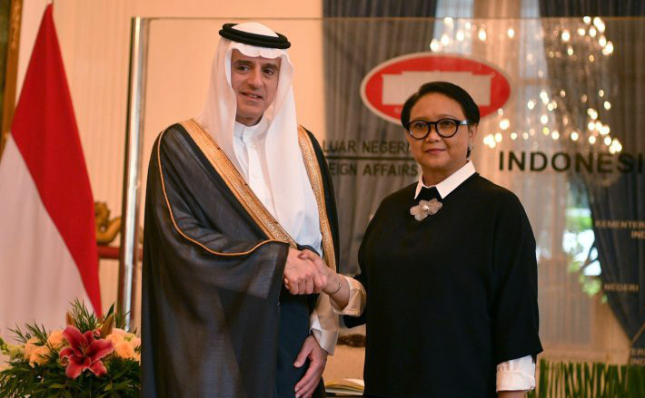 Menteri Luar Negeri Retno Marsudi (kanan) menerima kunjungan Menteri Luar Negeri Arab Saudi Adel al-Jubeir di kantor Kemenlu, Jakarta, Selasa, 23 Oktober 2018 lalu. (Foto: Antara)