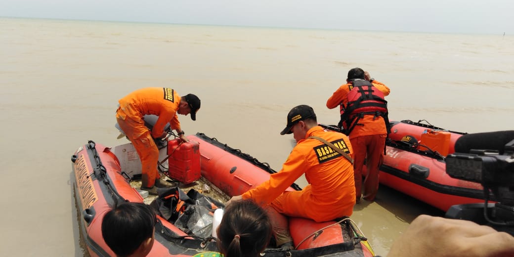 Basarnas bersiap menyusuri lautan mencari keberadaan badan Lion Air JT 610. (Foto: Farid/ngopibareng.id)