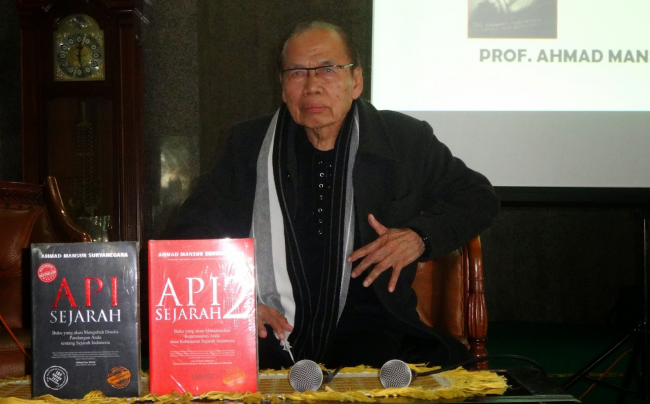 SEJARAH: Profesor Ahmad Mansur Suryanegara penulis buku 