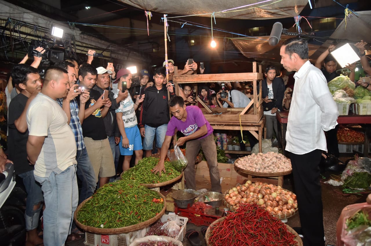 Jokowi saat berada di Pasar Bogor. Foto: dok/istimewa