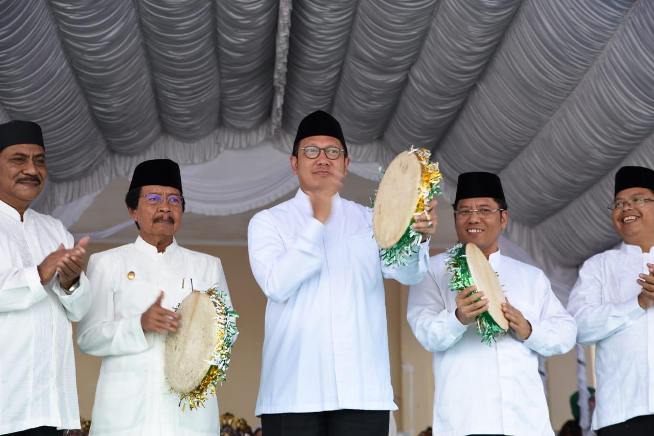 PERKEMAHAN: Menteri Agama Lukman Hakim Saifuddin membuka di Bumi Perkemahan Juru Sebrang, kabupaten Belitung. (Foto: Kemenag for ngopibareng.id)