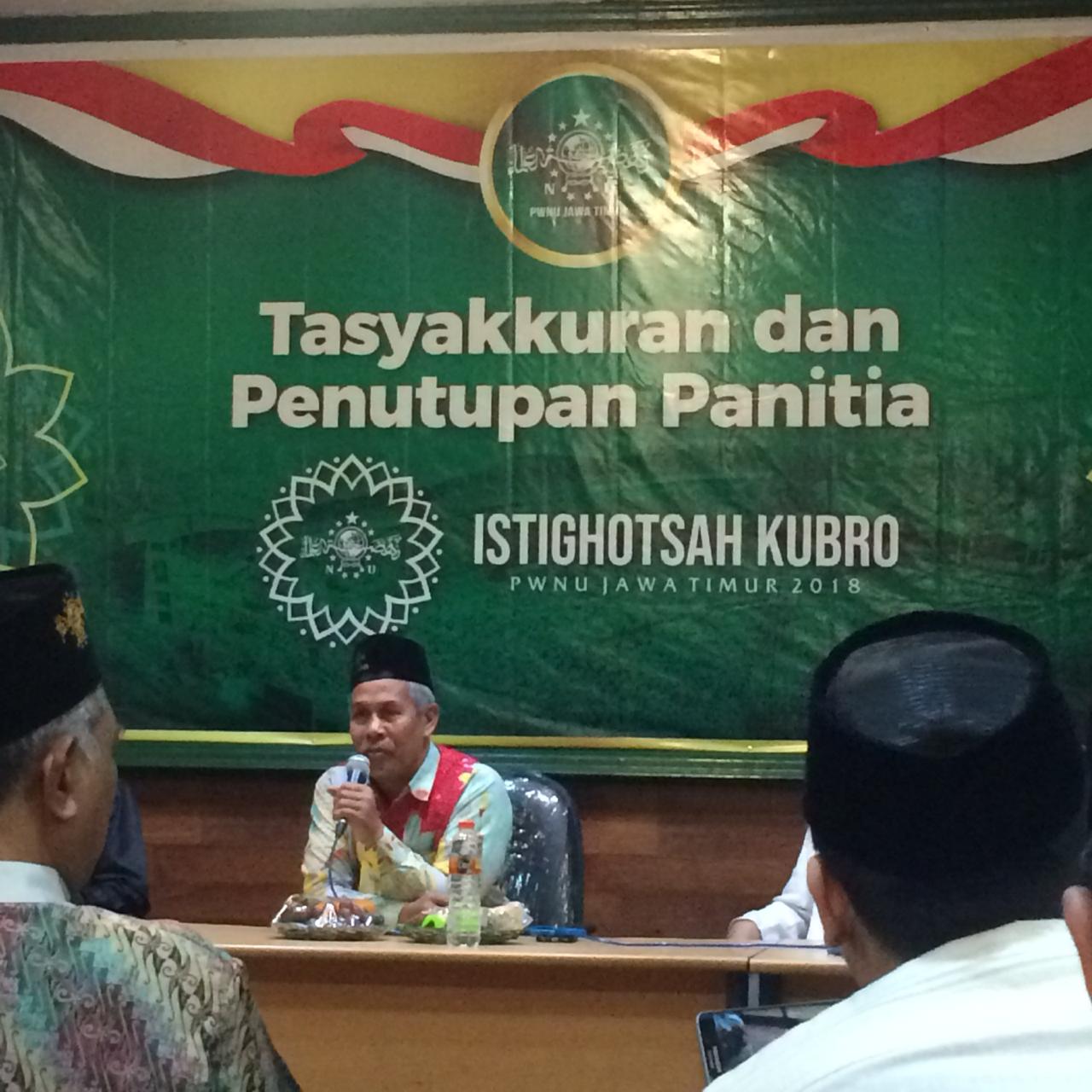 TAUSIYAH: KH Marzuki Mustamar saat memberikan ceramah di PWNU Jatim. (foto: ika for ngopibareng.id)