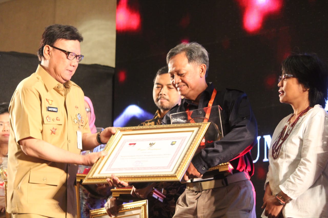 PENGHARGAAN: MDMC meraih Penghargaan Organisasi Kebencanaan Terbaik Kemendagri. (foto: md for ngopibareng.id)