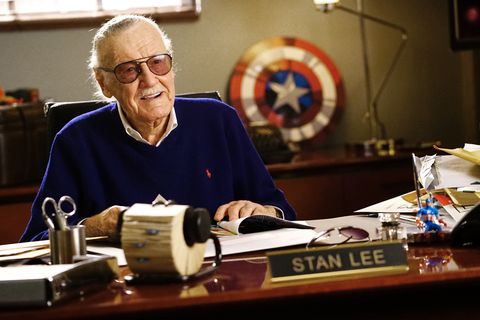 Stan Lee tak hanya menciptakan banyak pahlawan super penyelamat dunia, yang dikenal sebagai Avengers.