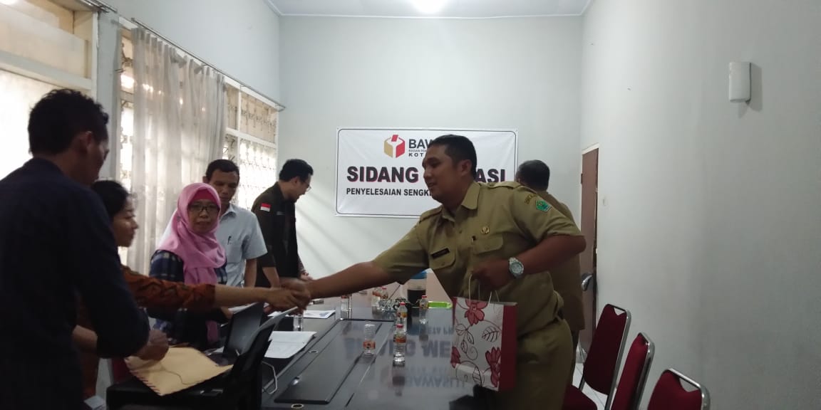 Pemeriksaan ASN Kota Malang di Kantor Bawaslu. (Foto: Umar/ngopibareng.id)