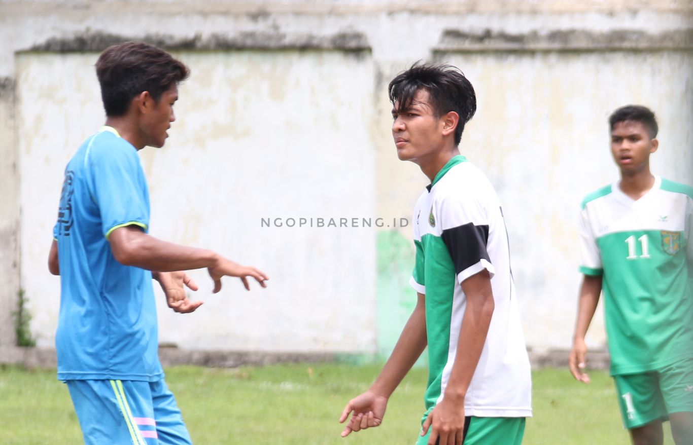Pemain Timnas Indonesia U16, Brylian Aldama (kanan). (foto: haris/ngopibareng)