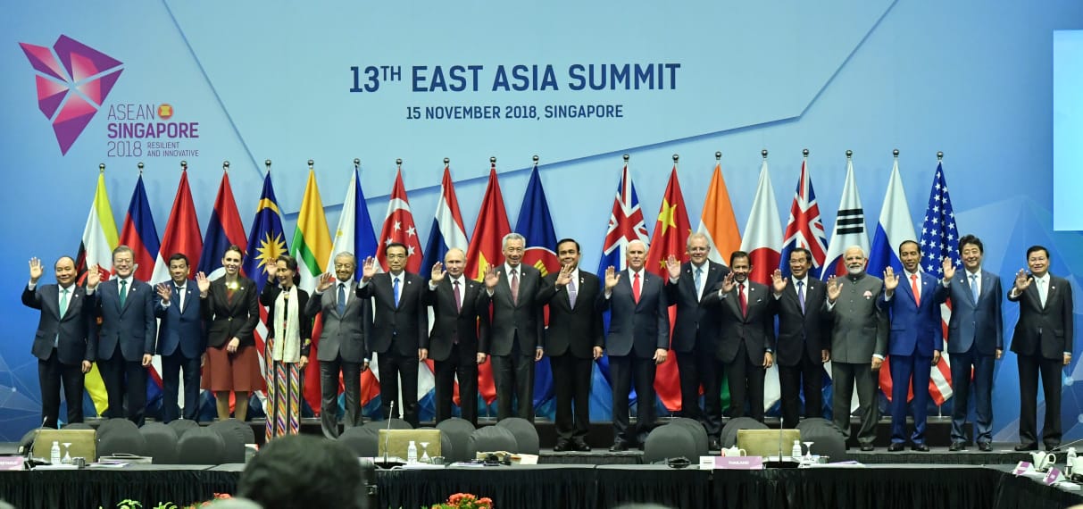 Para kepala negara se-ASEAN mengadakan foto bersama di KTT ASEAN ke-33 di Singapura, Kamis, 15 November 2018. (Foto: Biro Pers Presiden)