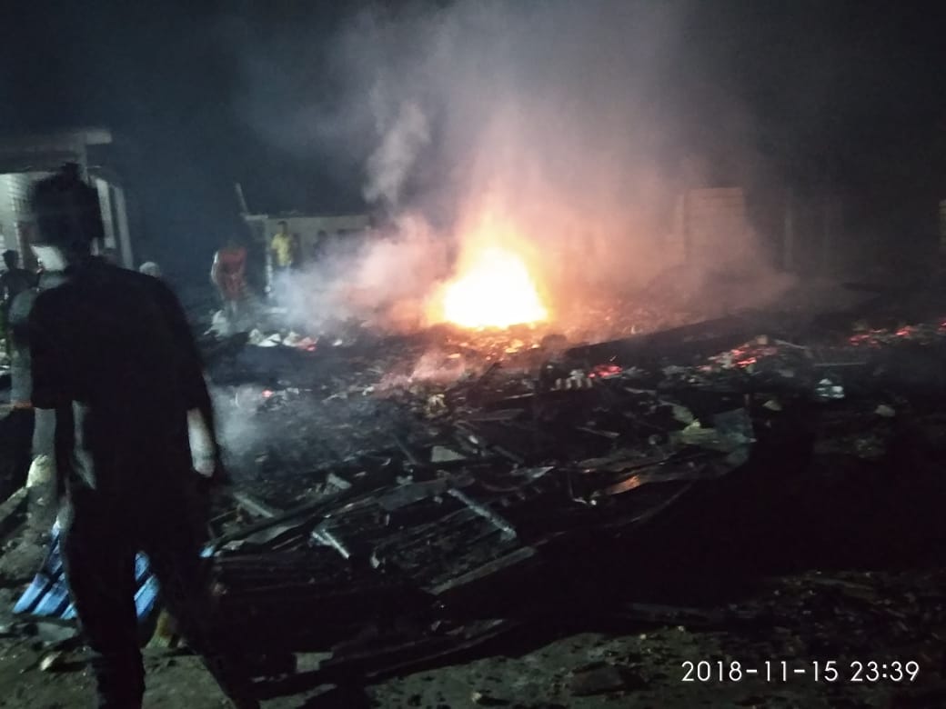 Tiga rumah, Jumat, 16 November 2018 terbakar. (Foto: Totok/ngopibareng.id)