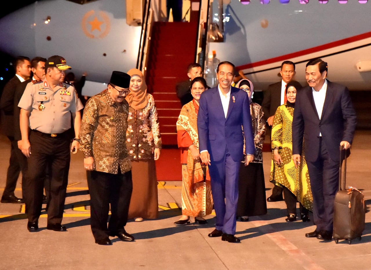 Presiden Joko Widodo tiba di Bandara Juanda.Foto:Biro pers setpres