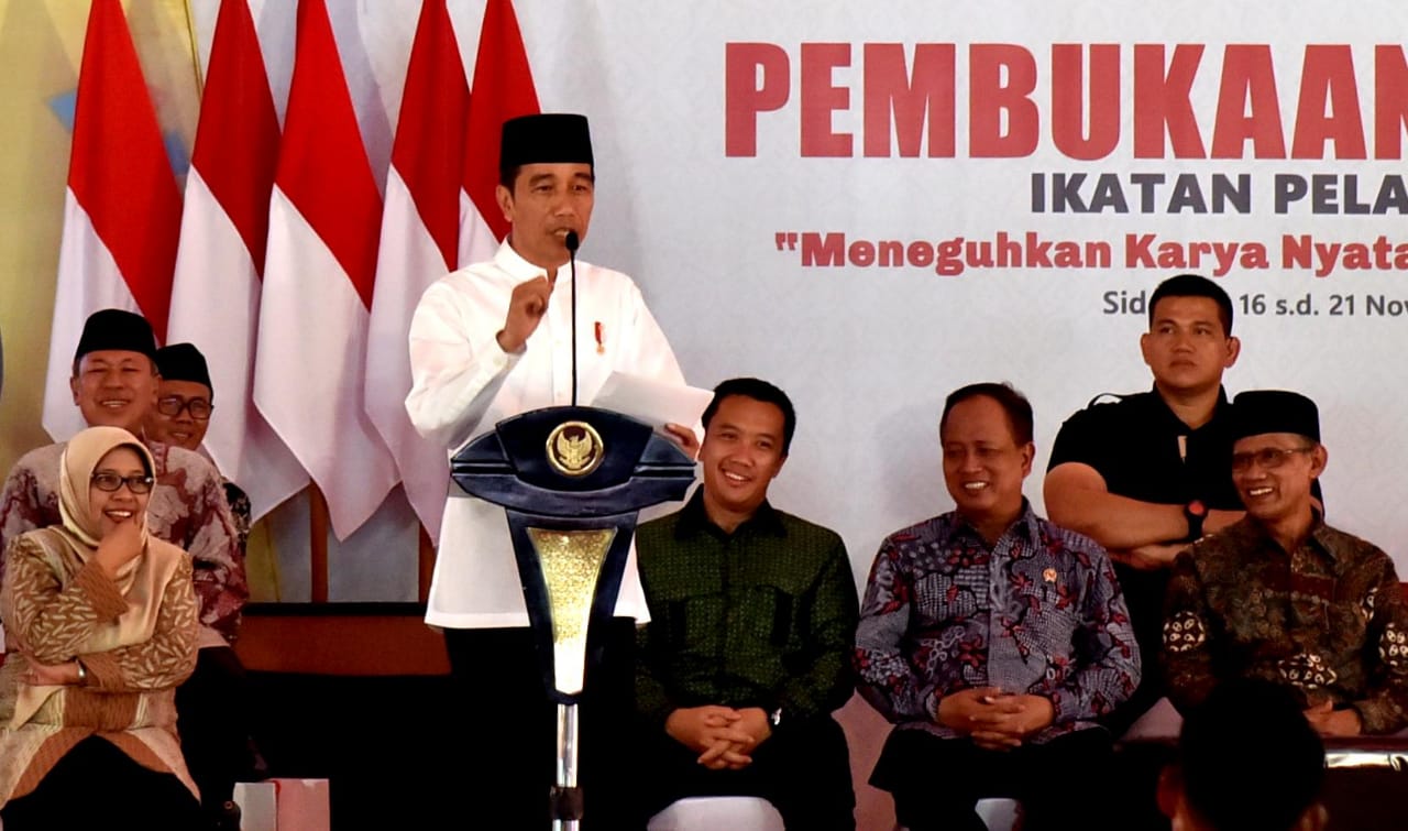 Presiden Jokowi menghadiri Pembukaan Muktamar XXI Ikatan Pemuda Muhammadiyah, Senin, 19 November 2018 di Sidoarjo, Jawa Timur. (Foto: Biro Pers Setpres)