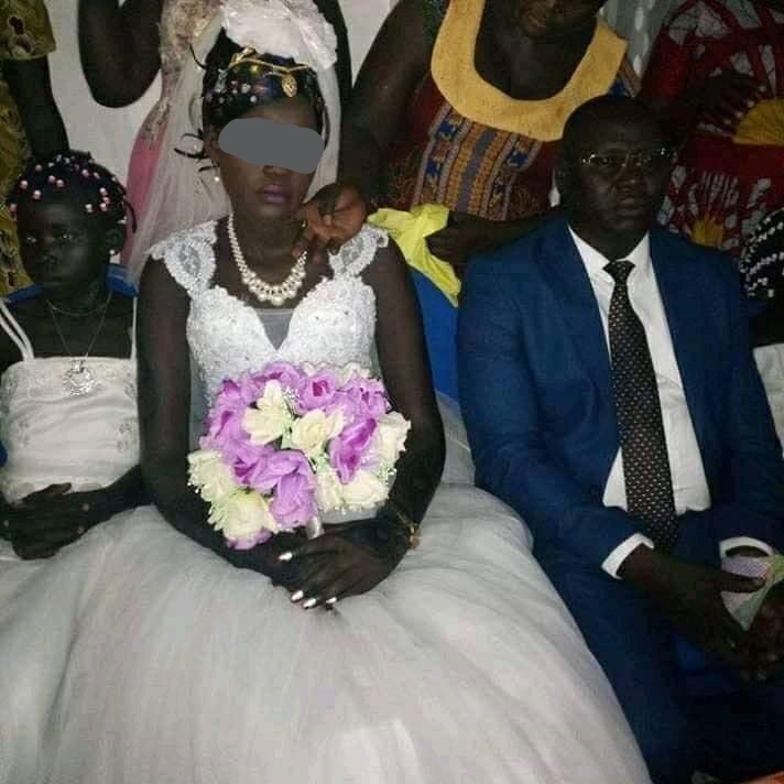 Pernikahan Kok Alat dengan gadis 16 tahun yang dimenangkannya dari sebuah lelang di Facebook.