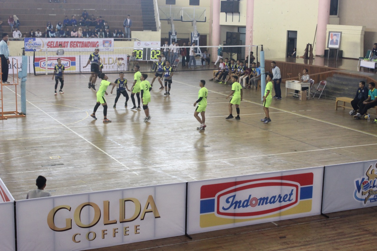 turnamen Indomaret Volleyball di Magetan. (foto: Istimewa)