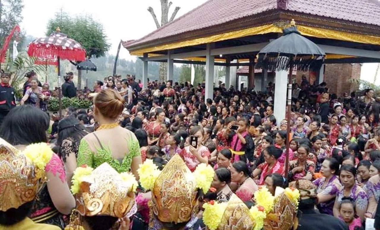 Warga Desa Ngadisari, Kecamatan Sukapura, Kabupaten Probolinggo merayakan Unan-unan. (Foto: Ikhsan/Ngopibareng.id)